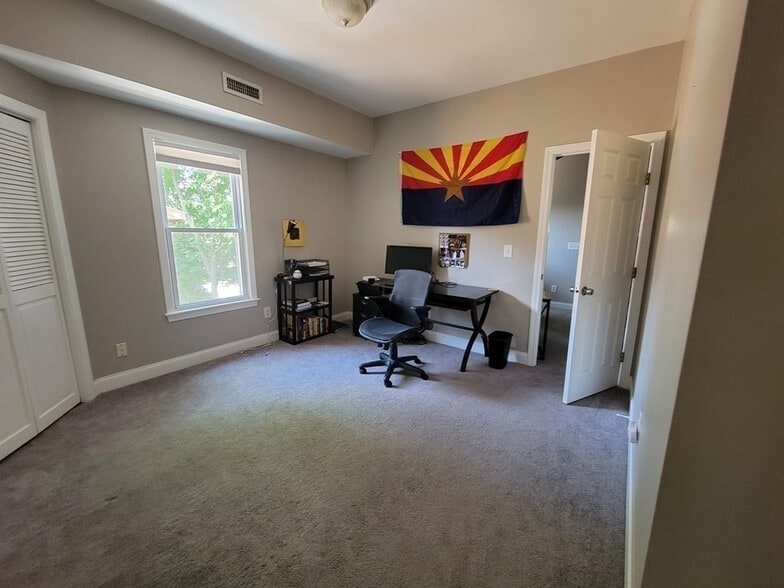 Building Photo - 15 Jay St