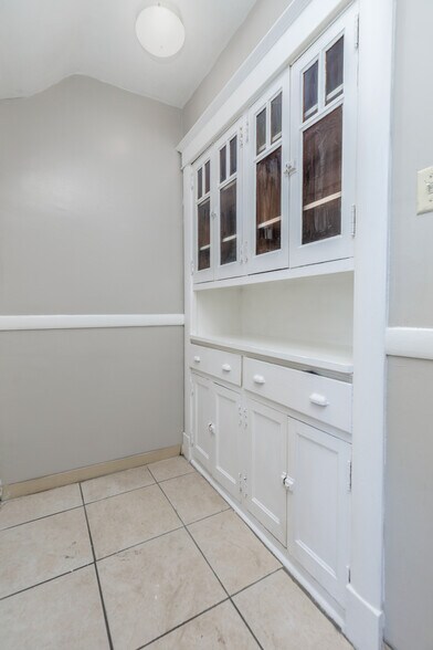 Building Photo - 3905 Dunnica Ave