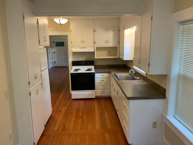 Building Photo - 3056-04 - MSF Properties