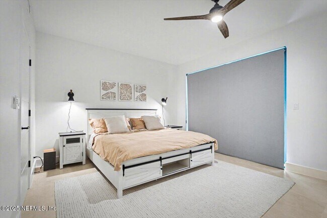 Building Photo - 739 Spinnakers Reach Dr