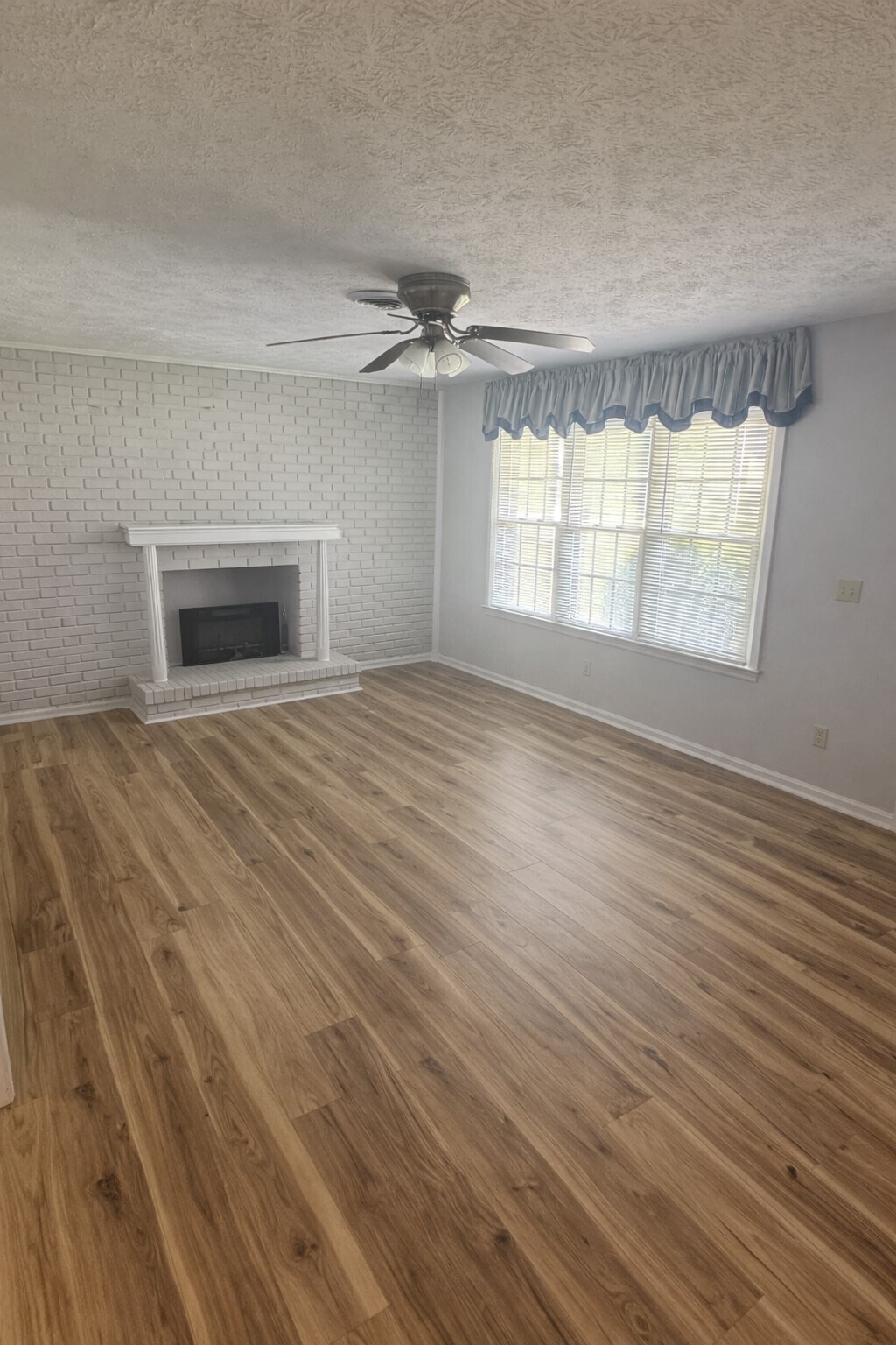 Building Photo - 730 Bradley Dr