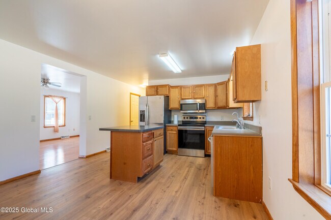 Building Photo - 4819 NY-50