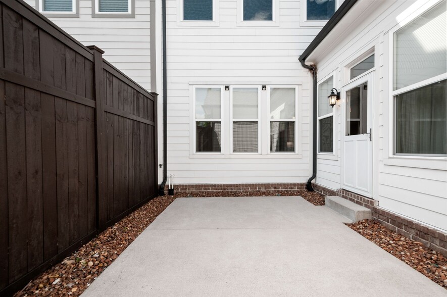 Building Photo - 3007 Cheever St