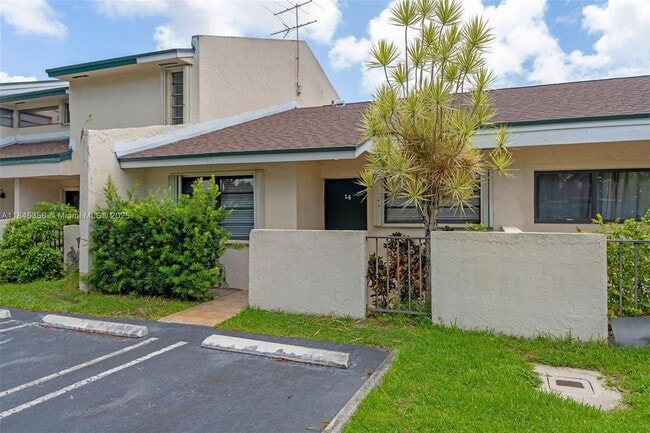 Building Photo - 10830 SW 72nd St