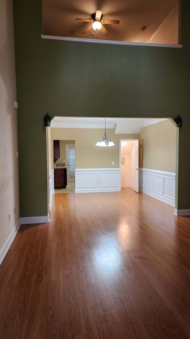 Building Photo - 3 Bedroom 2 Bath Townhome off Stevens Cree...