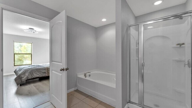 Building Photo - 2447 Torrens Dr