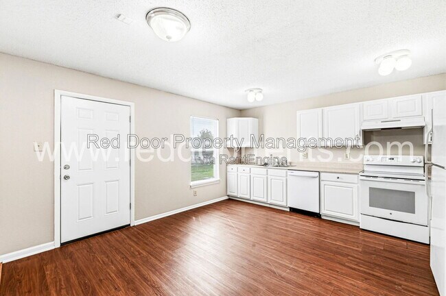 Building Photo - 6533 Newstead Dr