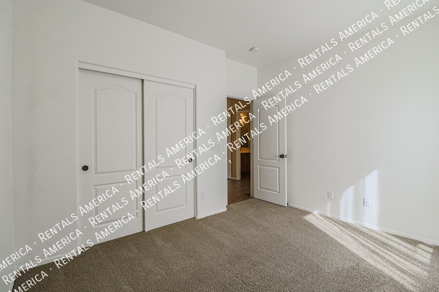 Building Photo - 28683 N Sedona Pl