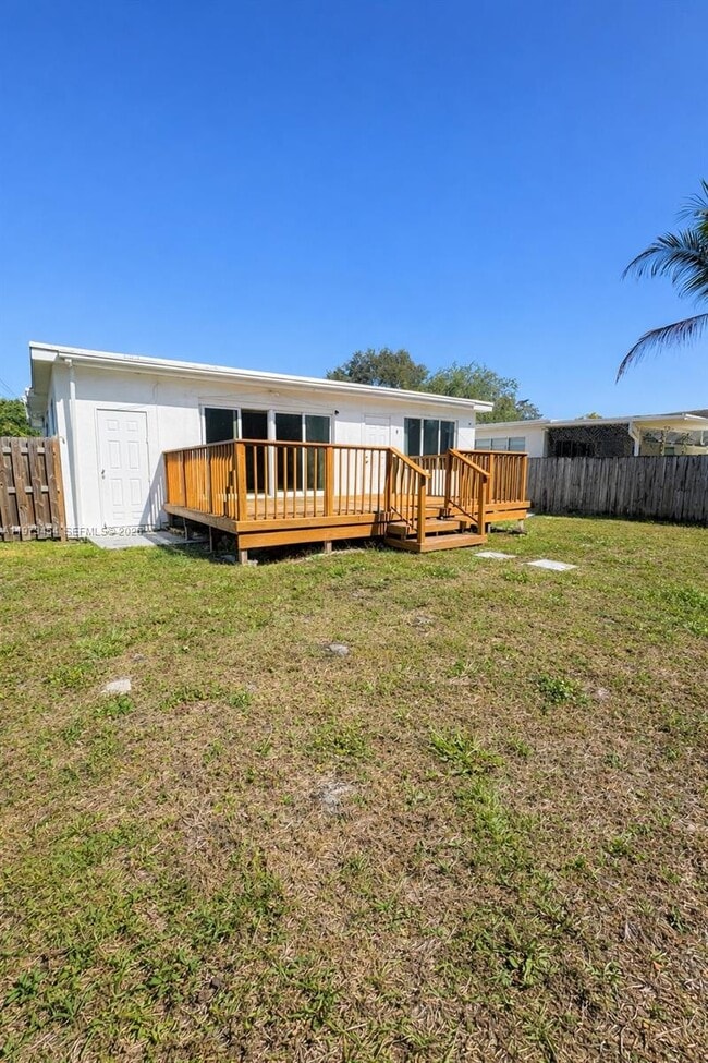 Building Photo - 2632 Madison St