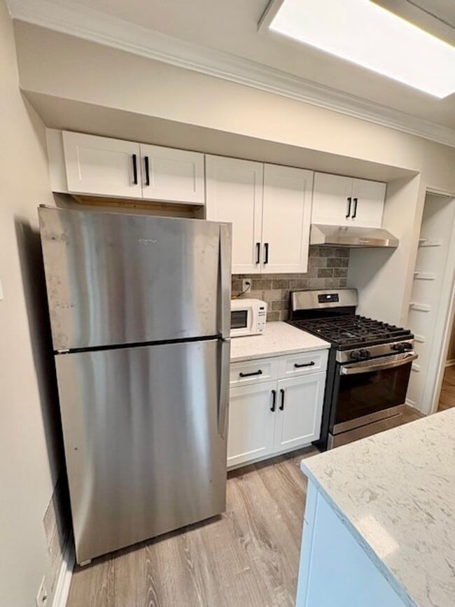 Building Photo - 2109 Greenery Ln