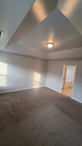 Master - 383 Edgemont Ave