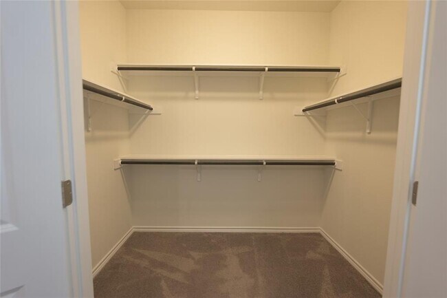 Building Photo - 352 Witchhazel Way