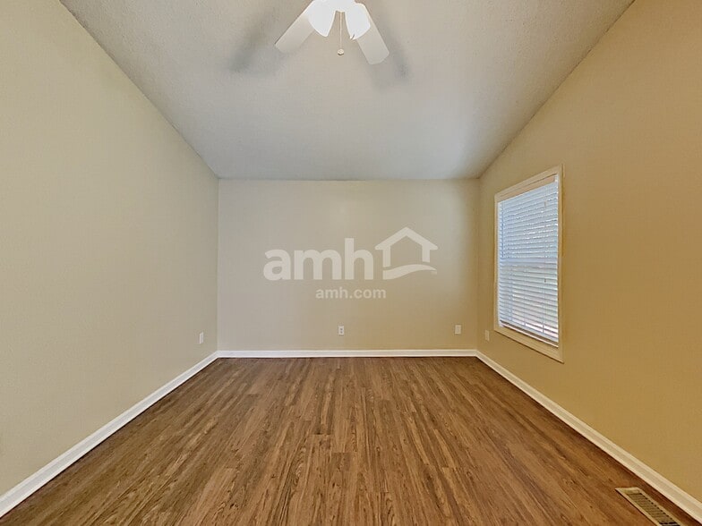 Building Photo - 32 Alston Ln SW