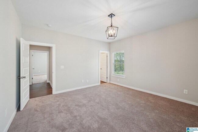 Building Photo - 129 Kings Wy