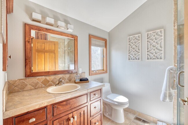 Building Photo - 61497 SE Orion Dr