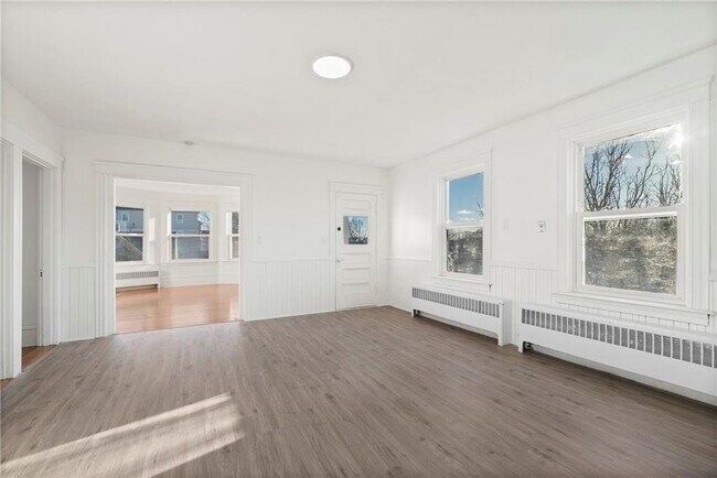 Building Photo - 19 Vale St