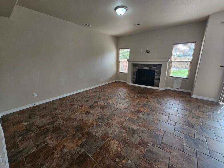 Building Photo - 2063 Velliquette Ln
