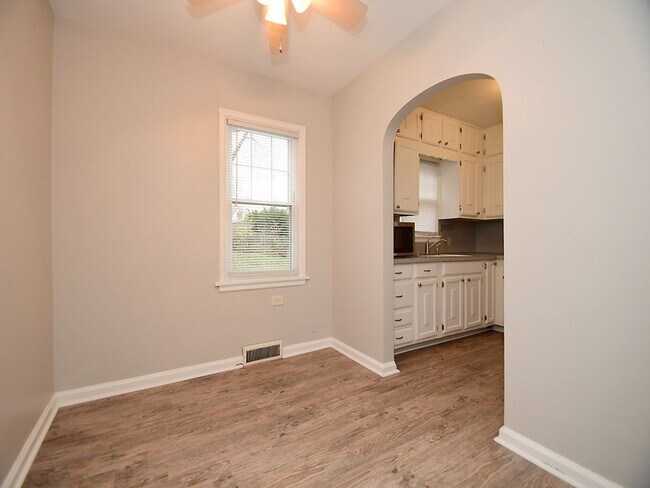 Building Photo - 2108 S 46th St