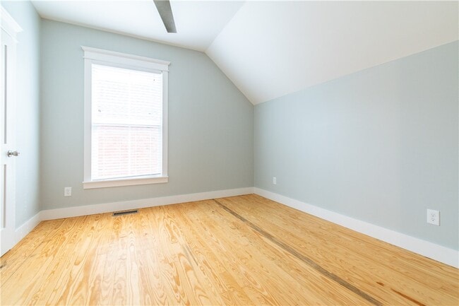 Building Photo - 127 E South St