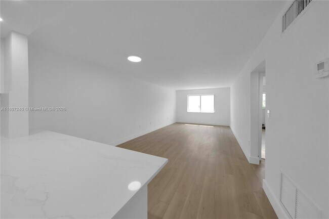 Building Photo - 251 Galen Dr
