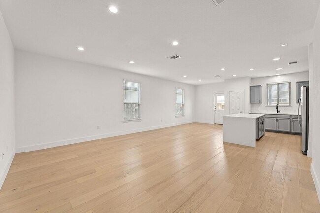 Building Photo - 322 Bonnet Blvd
