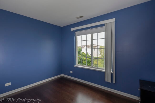 Building Photo - 1890 Fredericksburg Ln