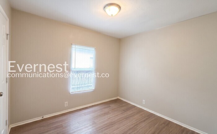 Building Photo - 11711 Greenglen Dr