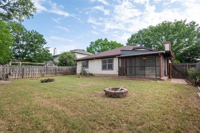 Building Photo - 170 Masonwood Dr