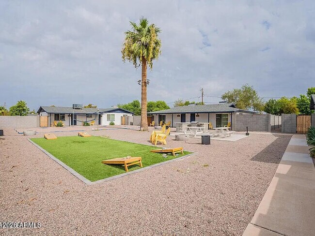 Building Photo - 1214 E Tempe Dr