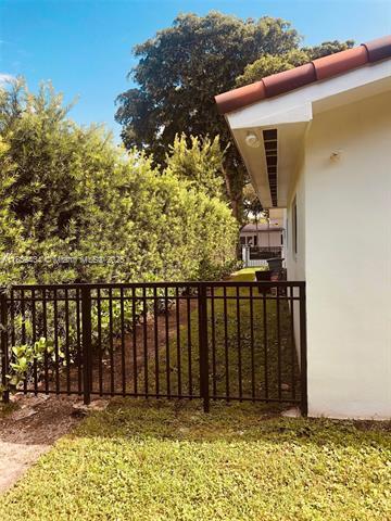 Building Photo - 614 San Juan Dr