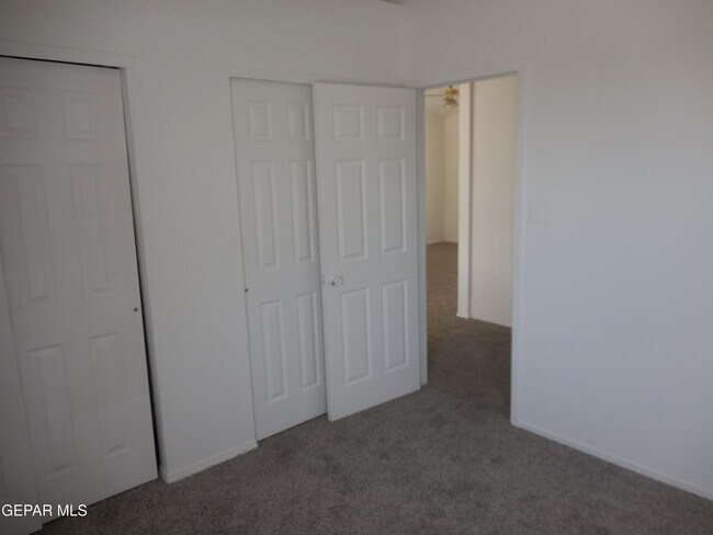 Building Photo - 5804 River Hollow Ct