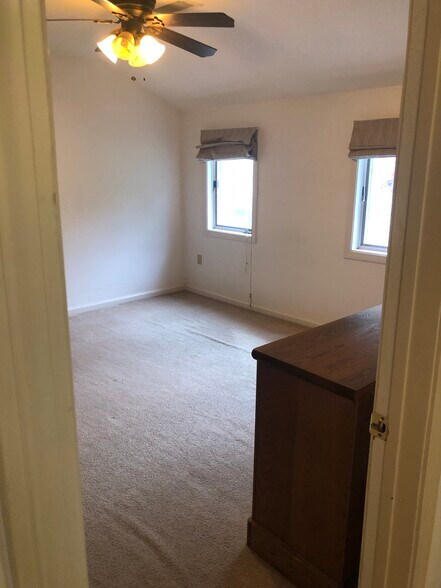 2nd floor bedroom - 120 Courtyard Ln