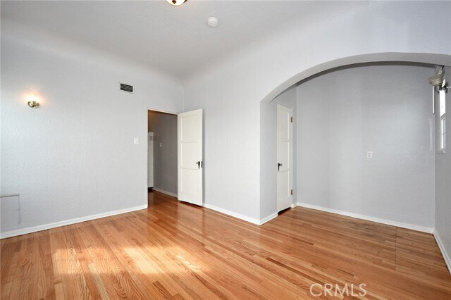 Primary Photo - 1250 Mariposa Ave