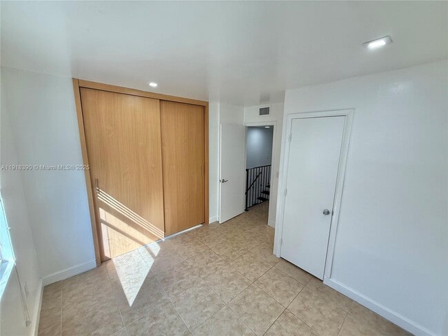 Building Photo - 4600 SW 67th Ave