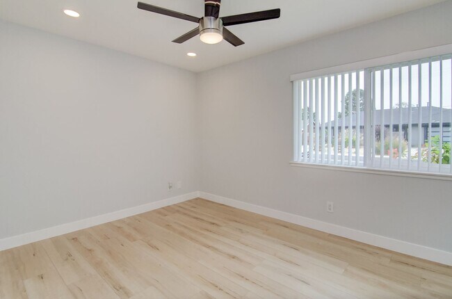 Building Photo - Turnkey Huntington Beach Home with Modern ...
