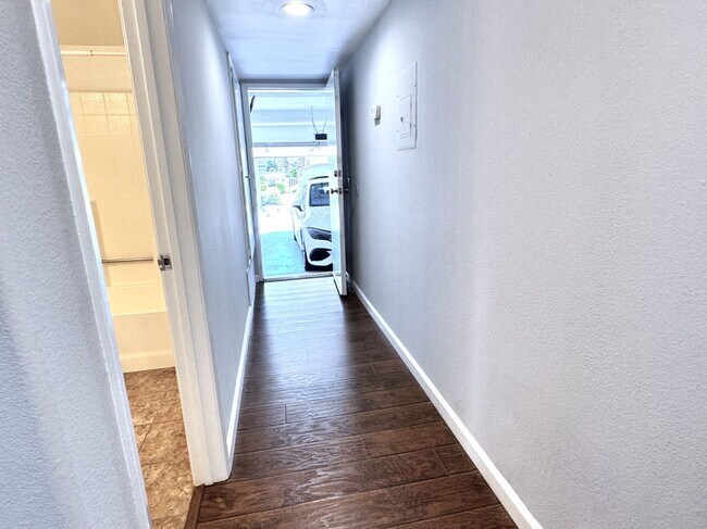 Building Photo - 25155 Via Terracina