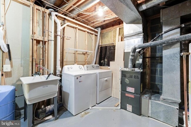Building Photo - 8509 Jeffersonian Ct