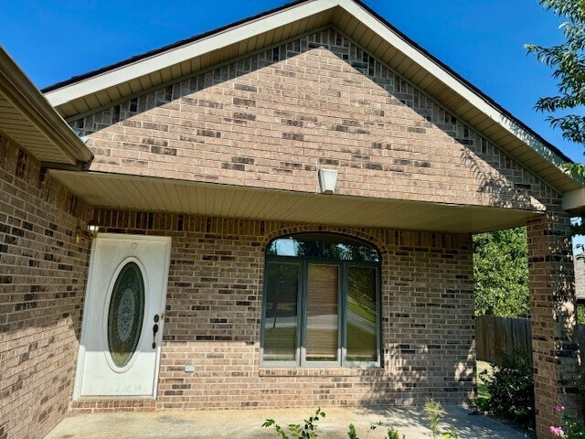 Building Photo - 100 Ravenwood Blvd