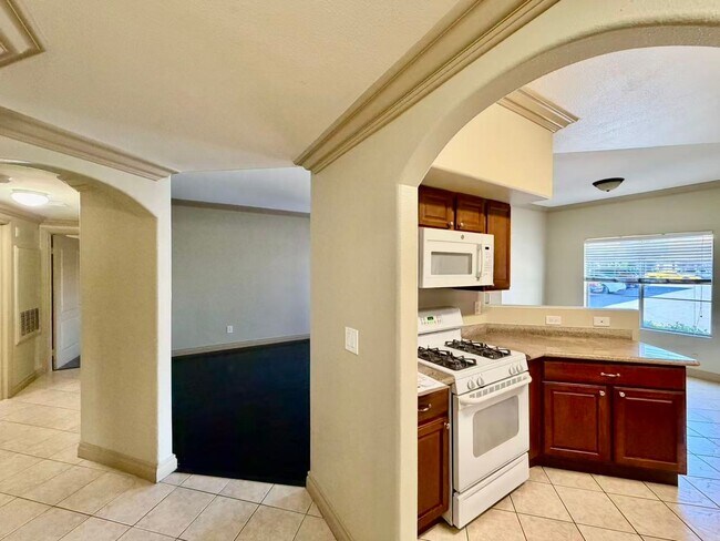 Building Photo - 5525 W Flamingo Rd