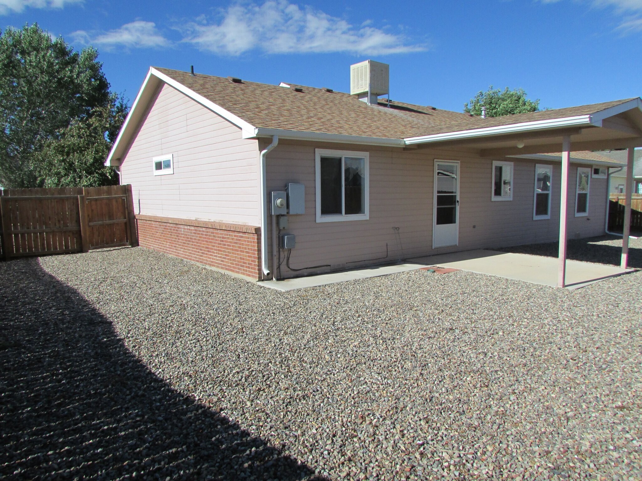 Building Photo - 1241 Tara Dr