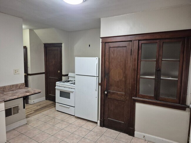 Primary Photo - 5109-09a South Broadway