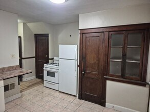 Building Photo - 5109-09a South Broadway