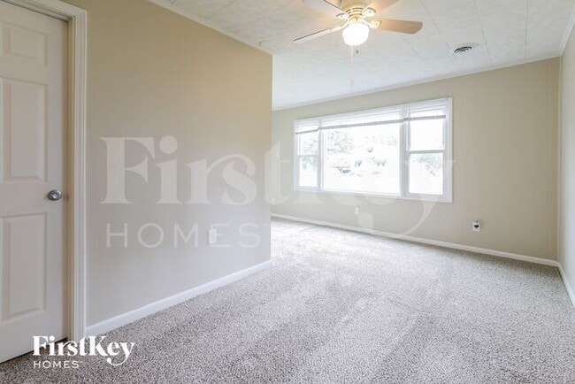 Building Photo - 1146 McMillen Ave