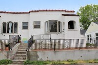 Building Photo - 2915 SE Alder St