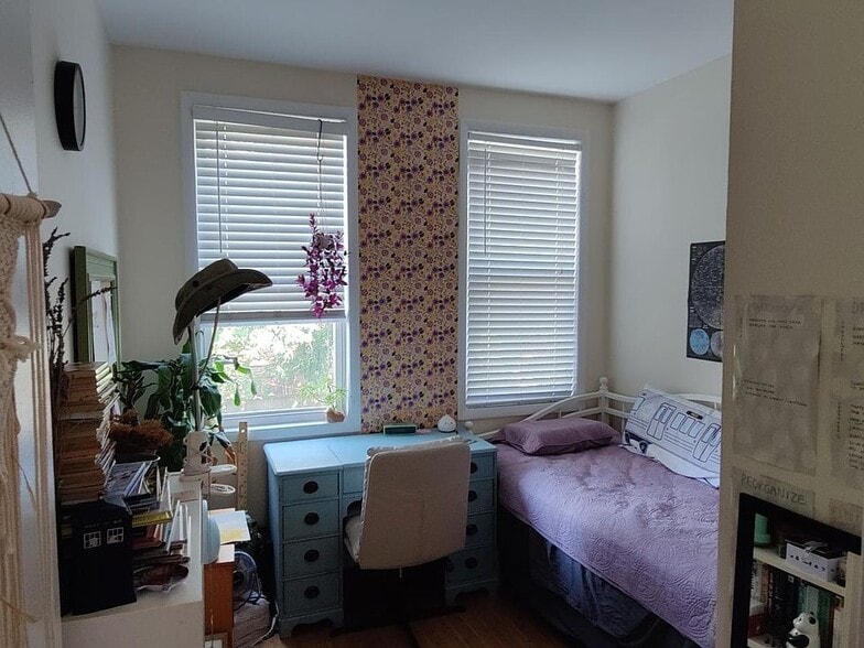 Building Photo - 707 15th St NE