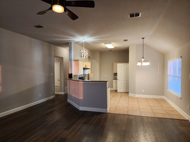 Building Photo - 2827 Saddlebred Trail