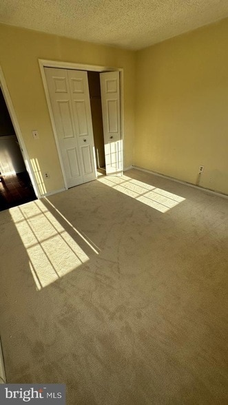 Building Photo - 812 Eagles Chase Dr