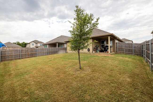 Building Photo - 8373 Horned Maple Trl