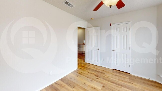 Building Photo - 804 Squire Ct