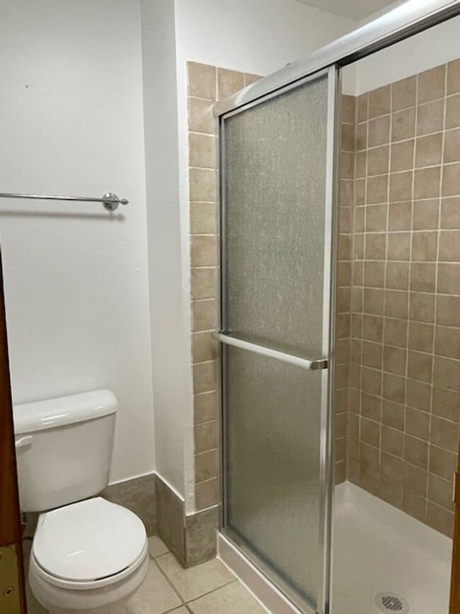 Building Photo - Beautifully Updated 3-Bedroom Home with Of...